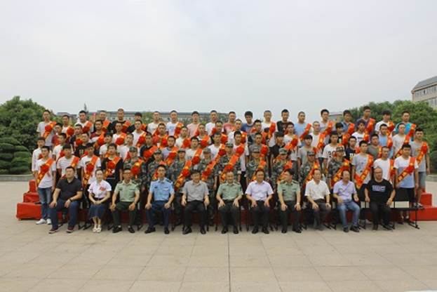 老员工光荣入伍